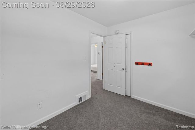 942 Panorama Drive, Milford, MI 48381