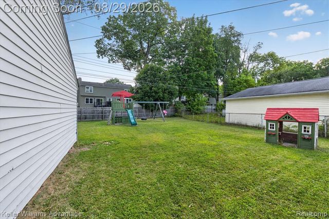 942 Panorama Drive, Milford, MI 48381