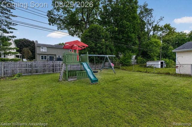 942 Panorama Drive, Milford, MI 48381