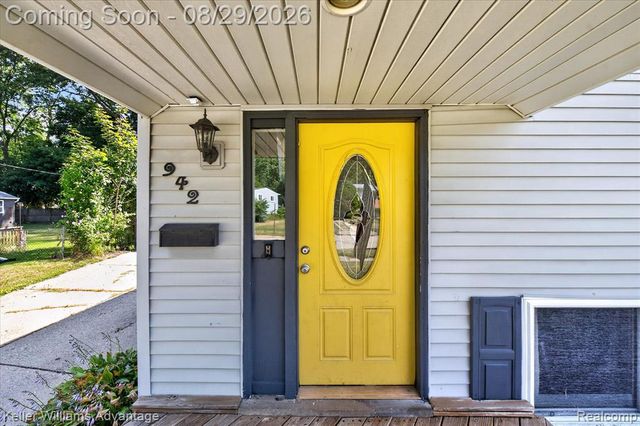 942 Panorama Drive, Milford, MI 48381