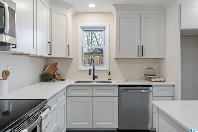 2562 COMANCHE DRIVE, Birmingham, AL 35244