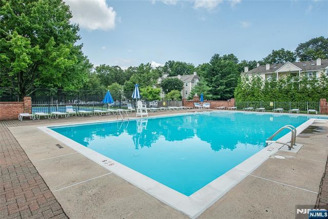 540 Holly Court, Mahwah, NJ 07430