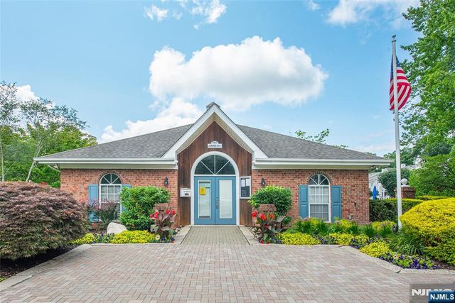 540 Holly Court, Mahwah, NJ 07430