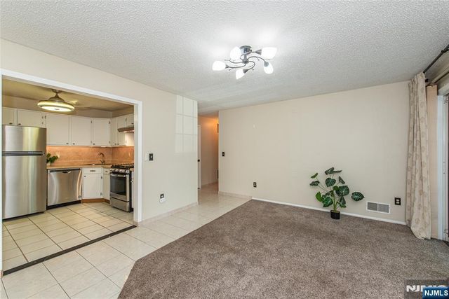540 Holly Court, Mahwah, NJ 07430