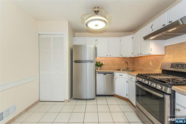 540 Holly Court, Mahwah, NJ 07430
