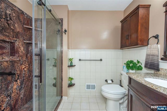 540 Holly Court, Mahwah, NJ 07430