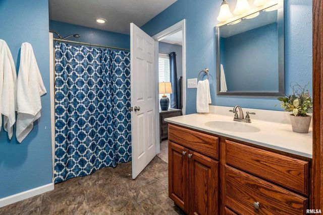 1101 CALIFORNIA Street, Carterville, IL 62918