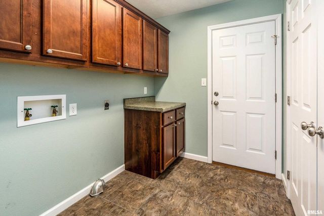 1101 CALIFORNIA Street, Carterville, IL 62918