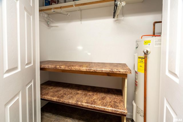 1101 CALIFORNIA Street, Carterville, IL 62918