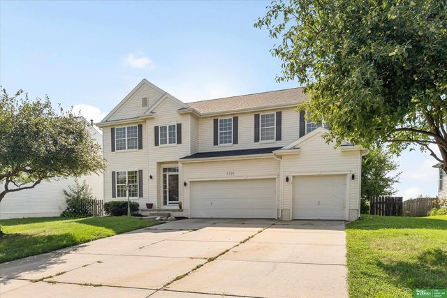 2310 Sand Hills Drive, Papillion, NE 68046