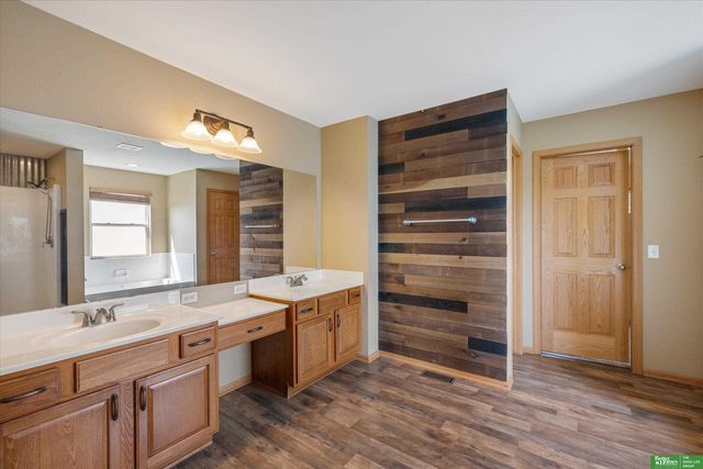 2310 Sand Hills Drive, Papillion, NE 68046