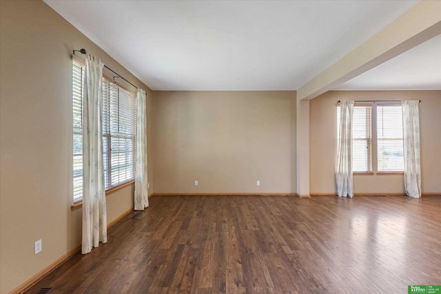 2310 Sand Hills Drive, Papillion, NE 68046
