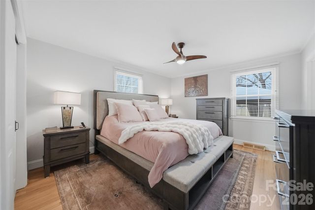 1002 S Brady Avenue, Newton, NC 28658