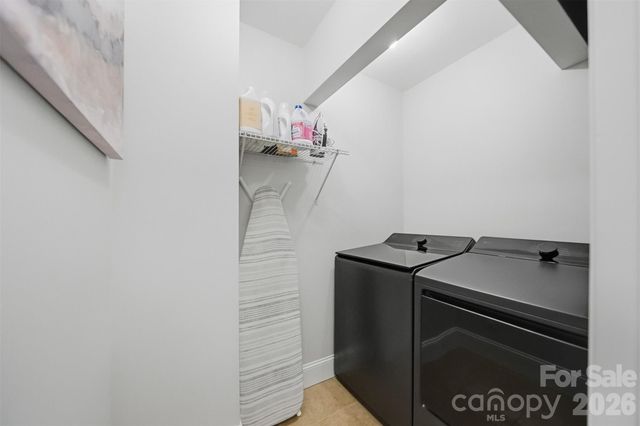 1002 S Brady Avenue, Newton, NC 28658