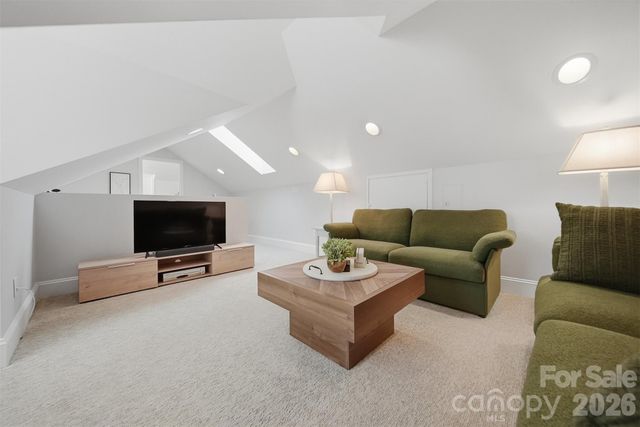 1002 S Brady Avenue, Newton, NC 28658