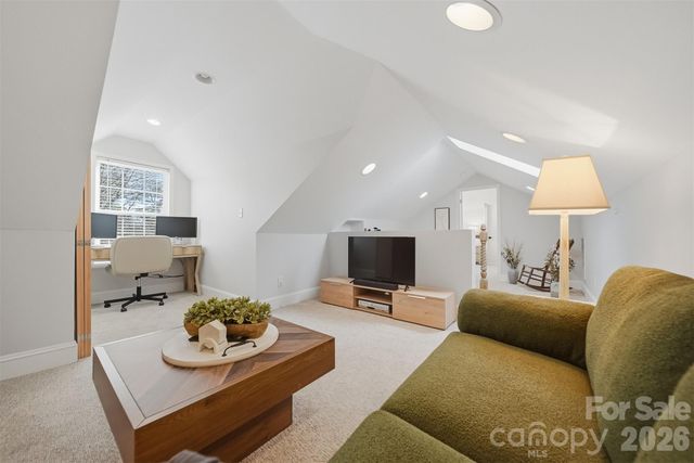 1002 S Brady Avenue, Newton, NC 28658