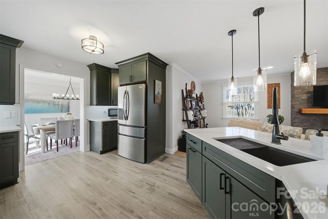 1002 S Brady Avenue, Newton, NC 28658