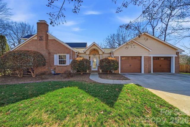 1002 S Brady Avenue, Newton, NC 28658