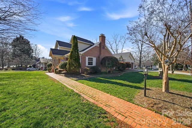 1002 S Brady Avenue, Newton, NC 28658