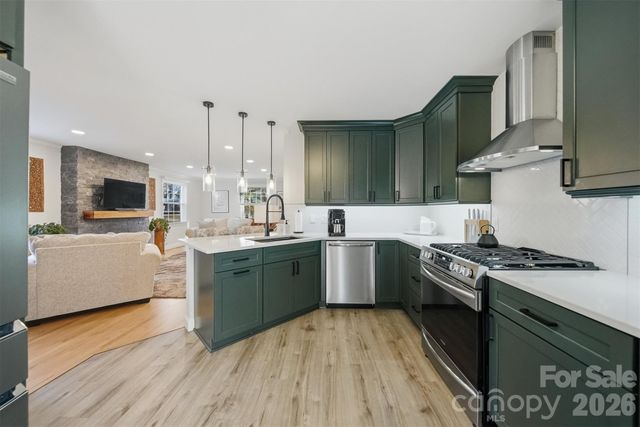 1002 S Brady Avenue, Newton, NC 28658