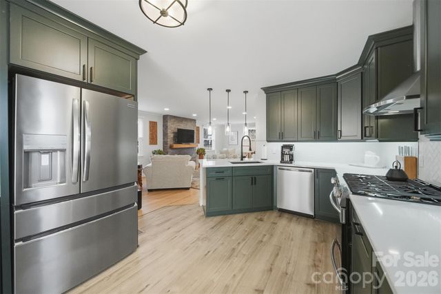 1002 S Brady Avenue, Newton, NC 28658