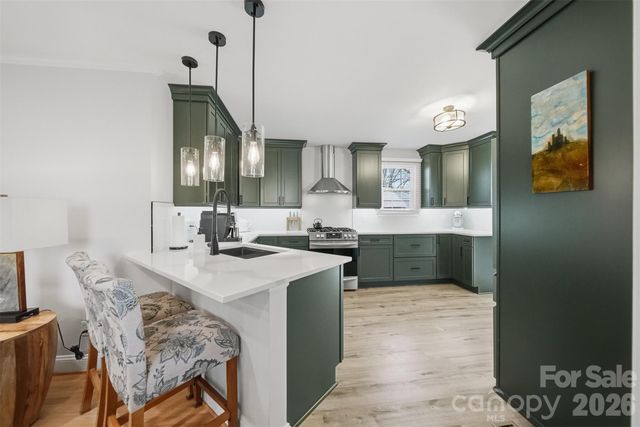 1002 S Brady Avenue, Newton, NC 28658