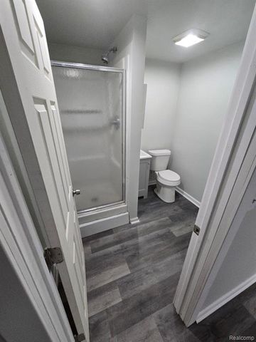 2802 Fenton Road, Flint, MI 48507