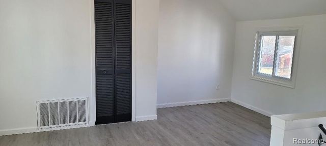 2802 Fenton Road, Flint, MI 48507