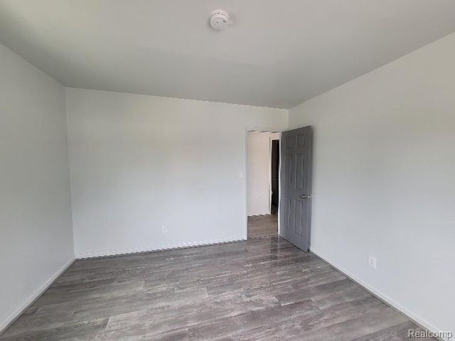 2802 Fenton Road, Flint, MI 48507