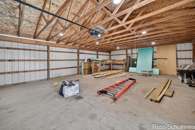 170 N 6th Avenue, Fruitport, MI 49415
