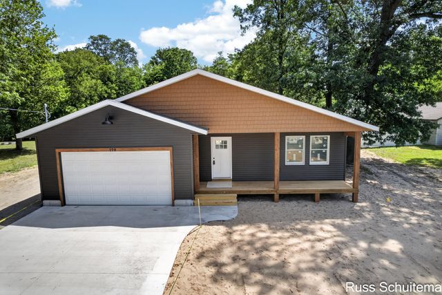 170 N 6th Avenue, Fruitport, MI 49415