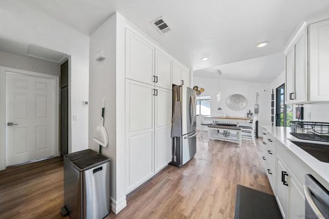 2041 Woodland Gln, Escondido, CA 92027