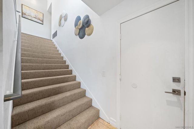 2041 Woodland Gln, Escondido, CA 92027