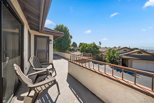 2041 Woodland Gln, Escondido, CA 92027