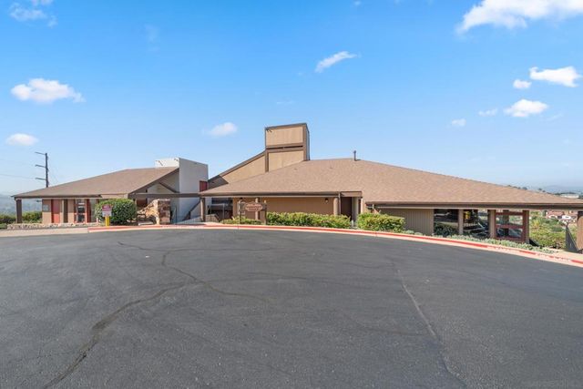 2041 Woodland Gln, Escondido, CA 92027