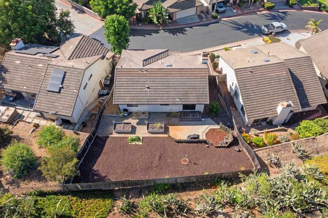 2041 Woodland Gln, Escondido, CA 92027