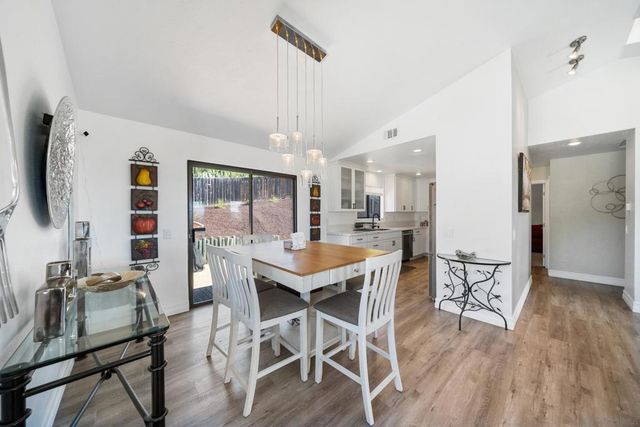 2041 Woodland Gln, Escondido, CA 92027