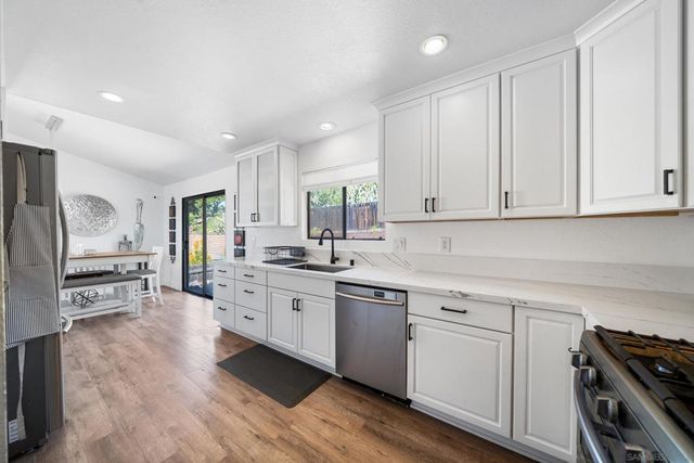 2041 Woodland Gln, Escondido, CA 92027