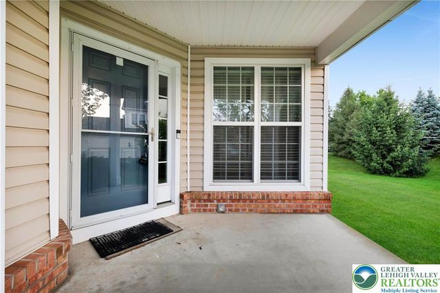 8638 Mayfair Court, Upper Macungie Twp, PA 18031