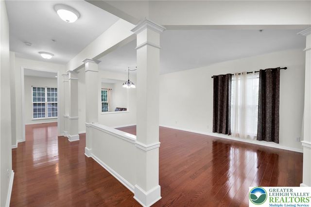 8638 Mayfair Court, Upper Macungie Twp, PA 18031