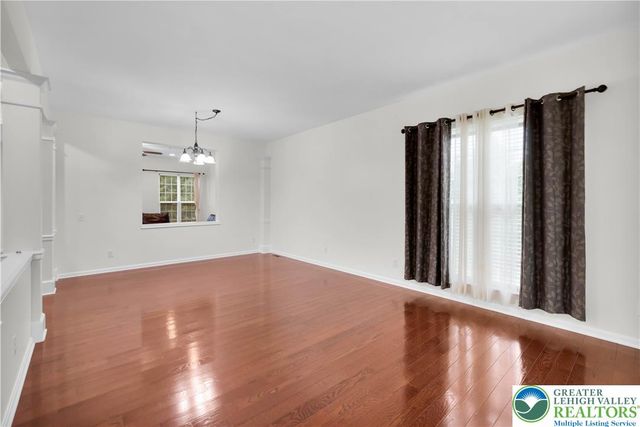 8638 Mayfair Court, Upper Macungie Twp, PA 18031