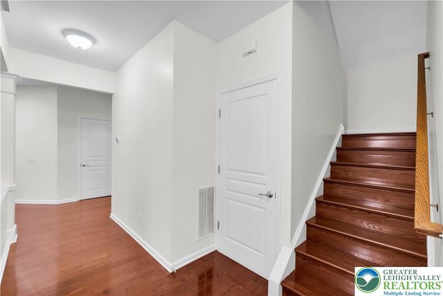 8638 Mayfair Court, Upper Macungie Twp, PA 18031