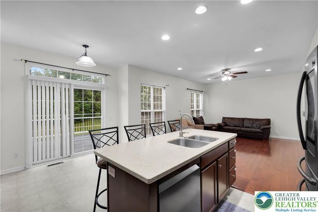 8638 Mayfair Court, Upper Macungie Twp, PA 18031