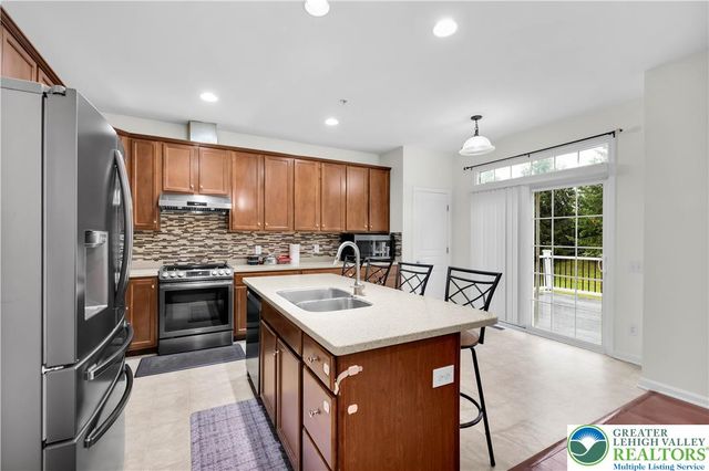 8638 Mayfair Court, Upper Macungie Twp, PA 18031