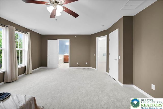 8638 Mayfair Court, Upper Macungie Twp, PA 18031