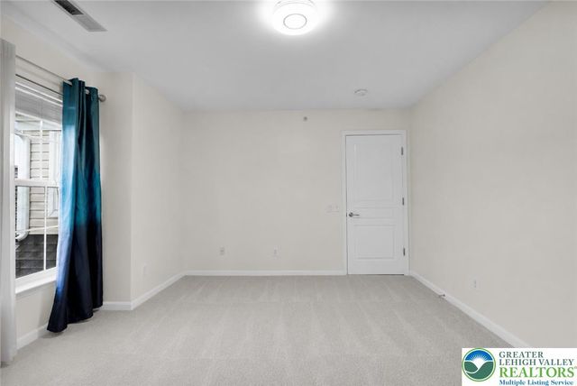 8638 Mayfair Court, Upper Macungie Twp, PA 18031