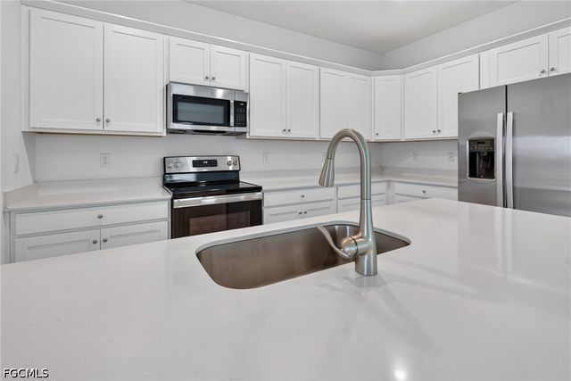 9156 Leatherwood LOOP, Lehigh Acres, FL 33936