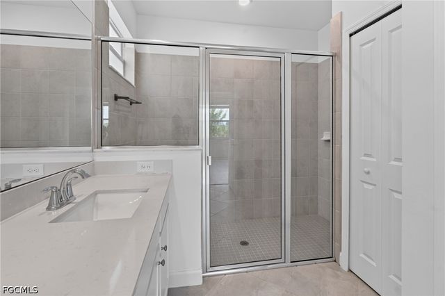 9156 Leatherwood LOOP, Lehigh Acres, FL 33936