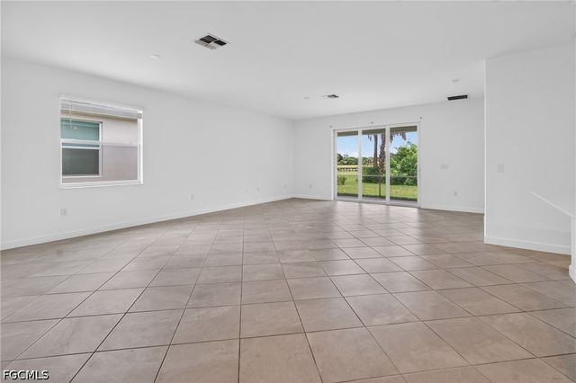 9156 Leatherwood LOOP, Lehigh Acres, FL 33936