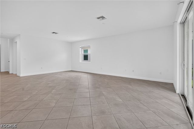 9156 Leatherwood LOOP, Lehigh Acres, FL 33936